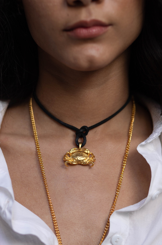 Collar del zodiaco Cáncer: joyería astrológica artesanal en oro de 24 quilates, plata de ley y bronce.