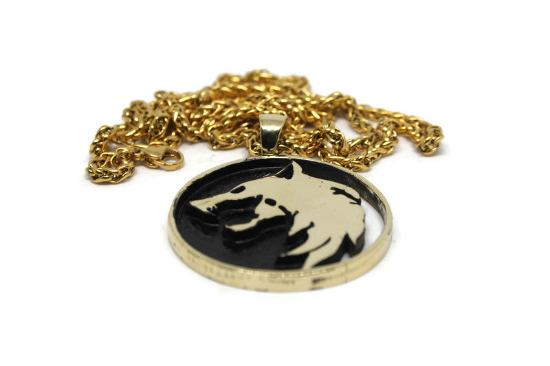 Wolf medal necklace in bronze, can be made un 24k gold plated, 925 sterling silver. Unisex jewelry