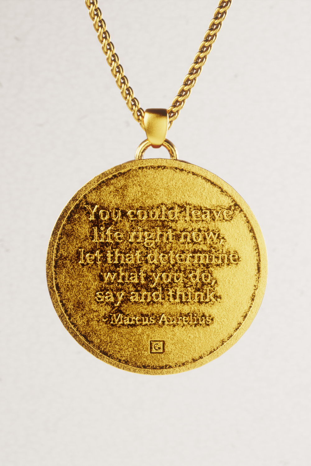 Collar mediano Memento Mori: joyería estoica hecha a mano en oro de 18 quilates, símbolo de sabiduría.