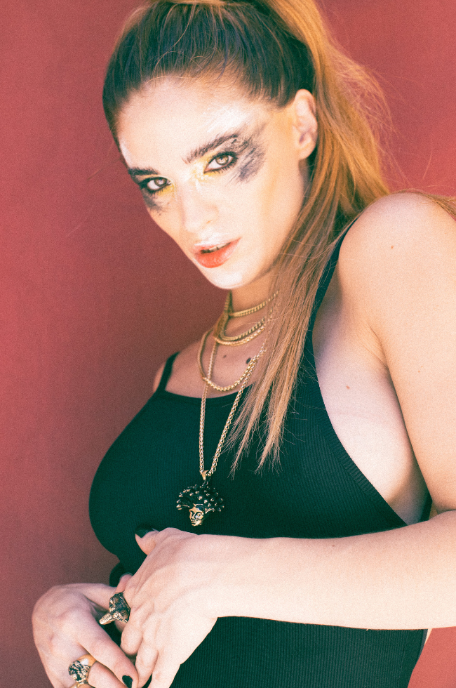 Medusa necklace with neck