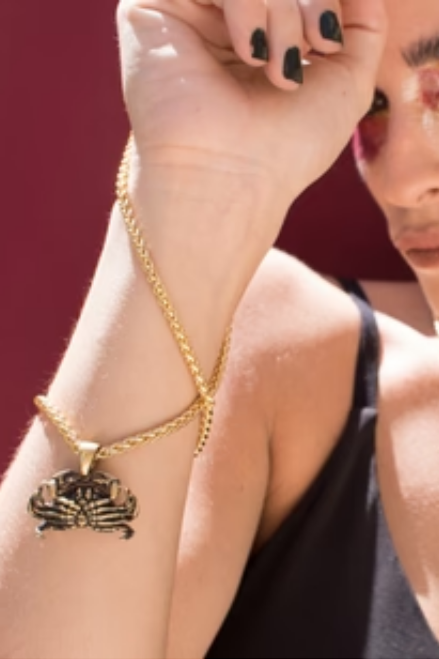 Collar del zodiaco Cáncer: joyería astrológica artesanal en oro de 24 quilates, plata de ley y bronce.