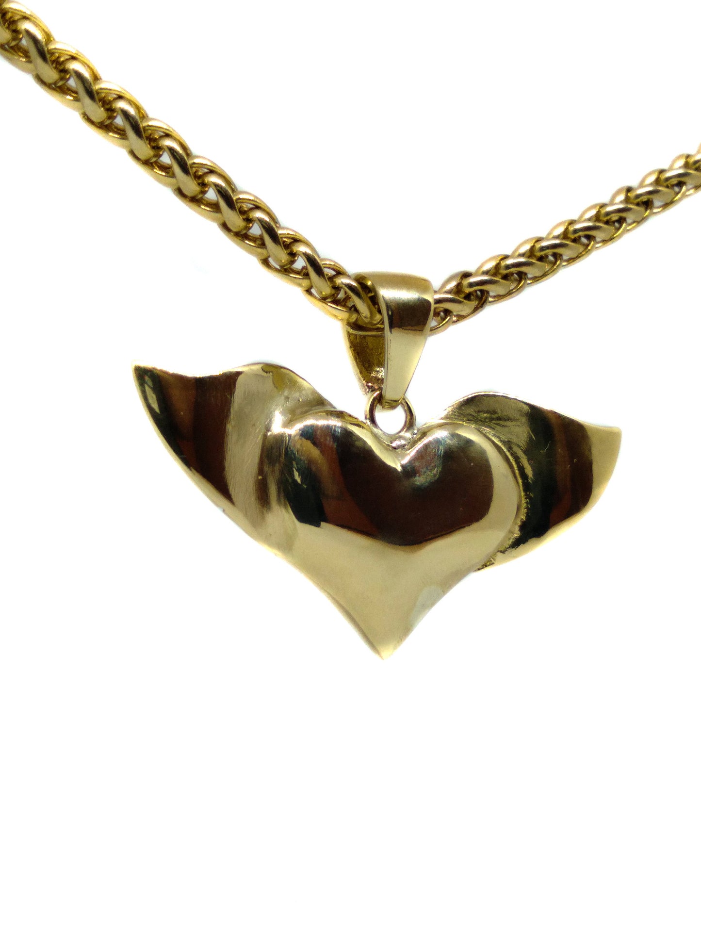 Heart necklace with wings