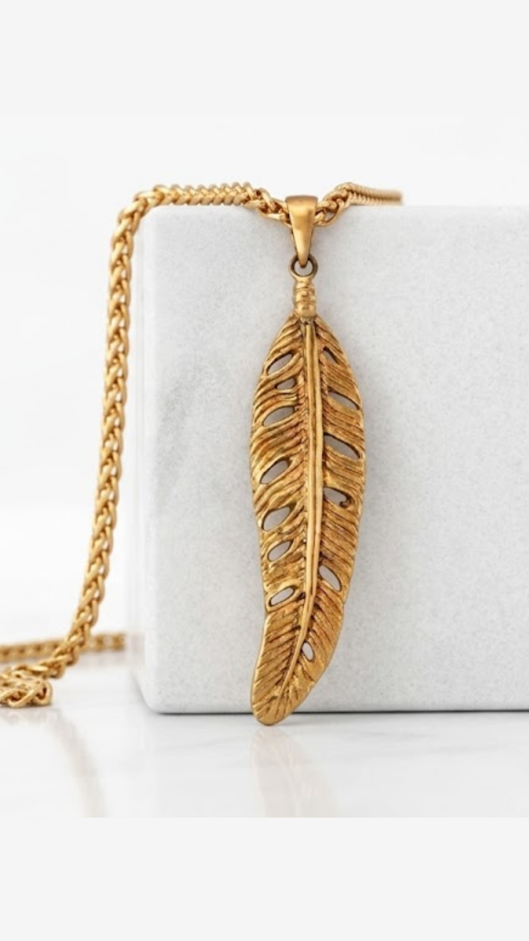 Collar de plumas – Símbolo sagrado de libertad y elevación espiritual | Oro de 18K