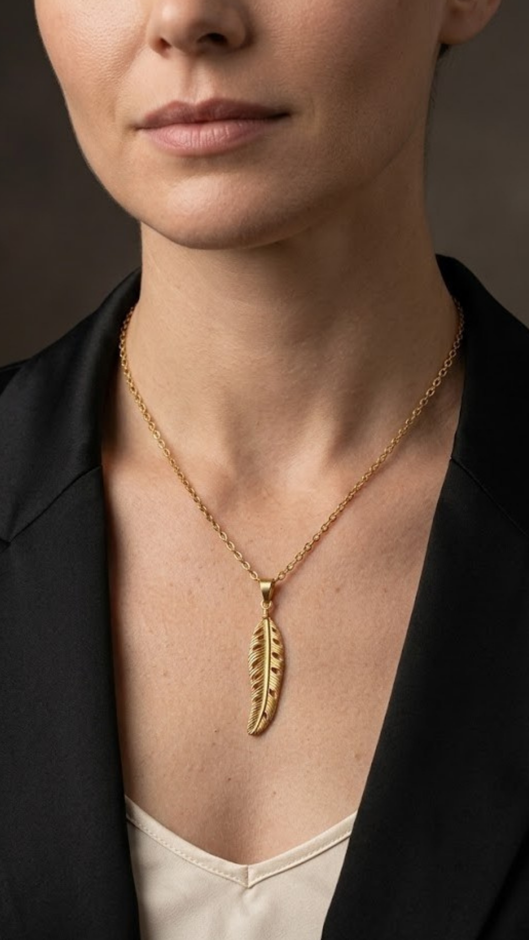 Collar de plumas – Símbolo sagrado de libertad y elevación espiritual | Oro de 18K