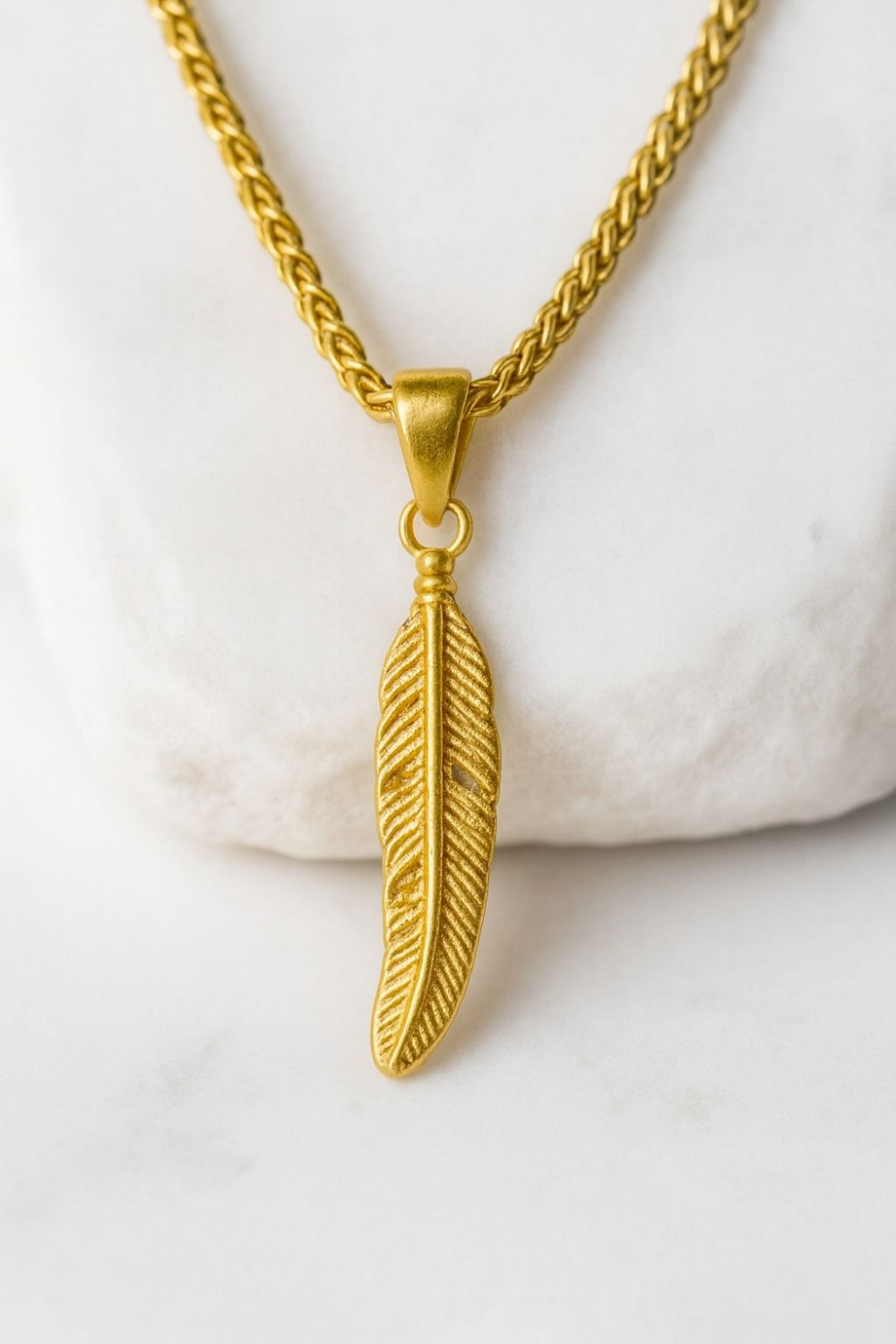 Feather Necklace – Sacred Symbol of Freedom & Spiritual Elevation | 18K Gold
