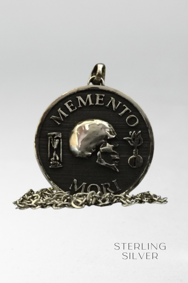 Collar Memento Mori y Amor Fati