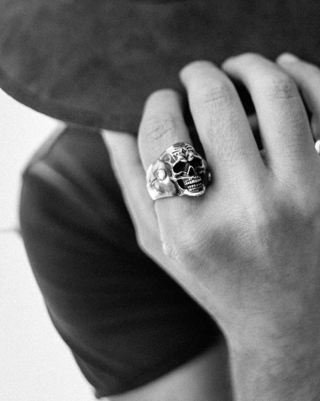 Skull ring
