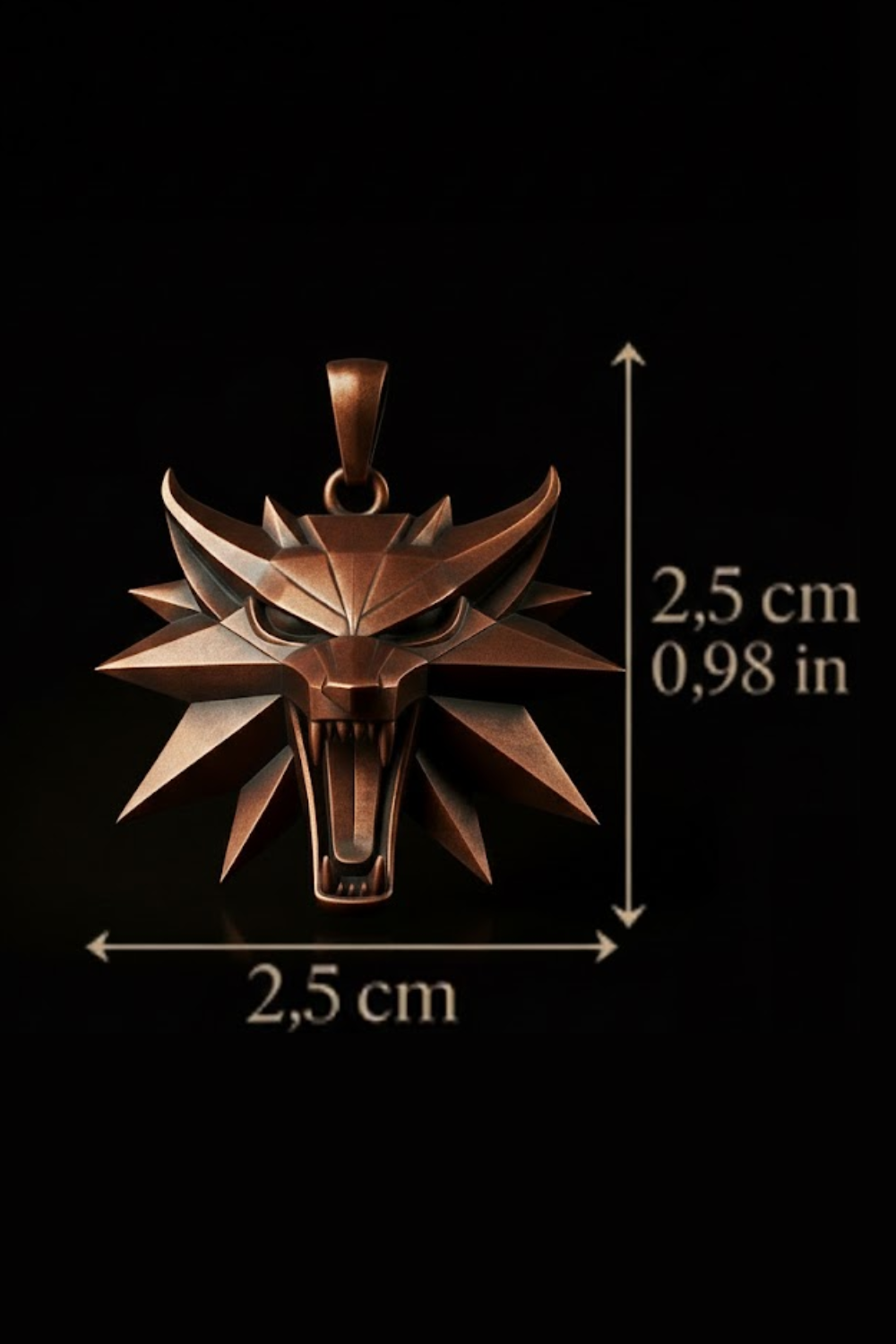 A close-up image of a pendant in the shape of a fierce-looking creature, possibly a wolf or a dragon, with sharp teeth and an open mouth. The pendant is described as being 2.5 cm in size.