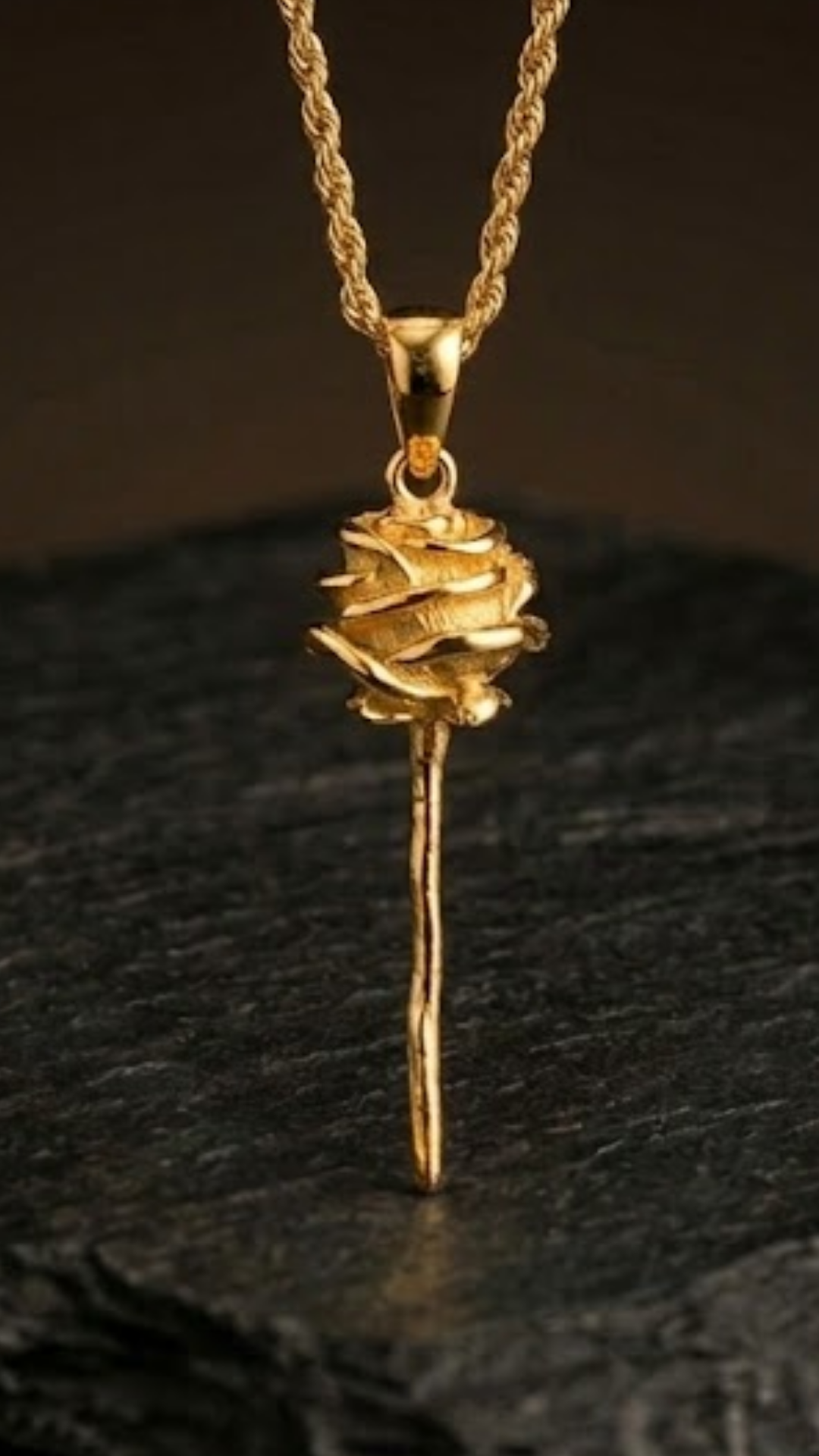 Collar de Rosa – Símbolo de Amor, Belleza y Transformación | Oro de 18K