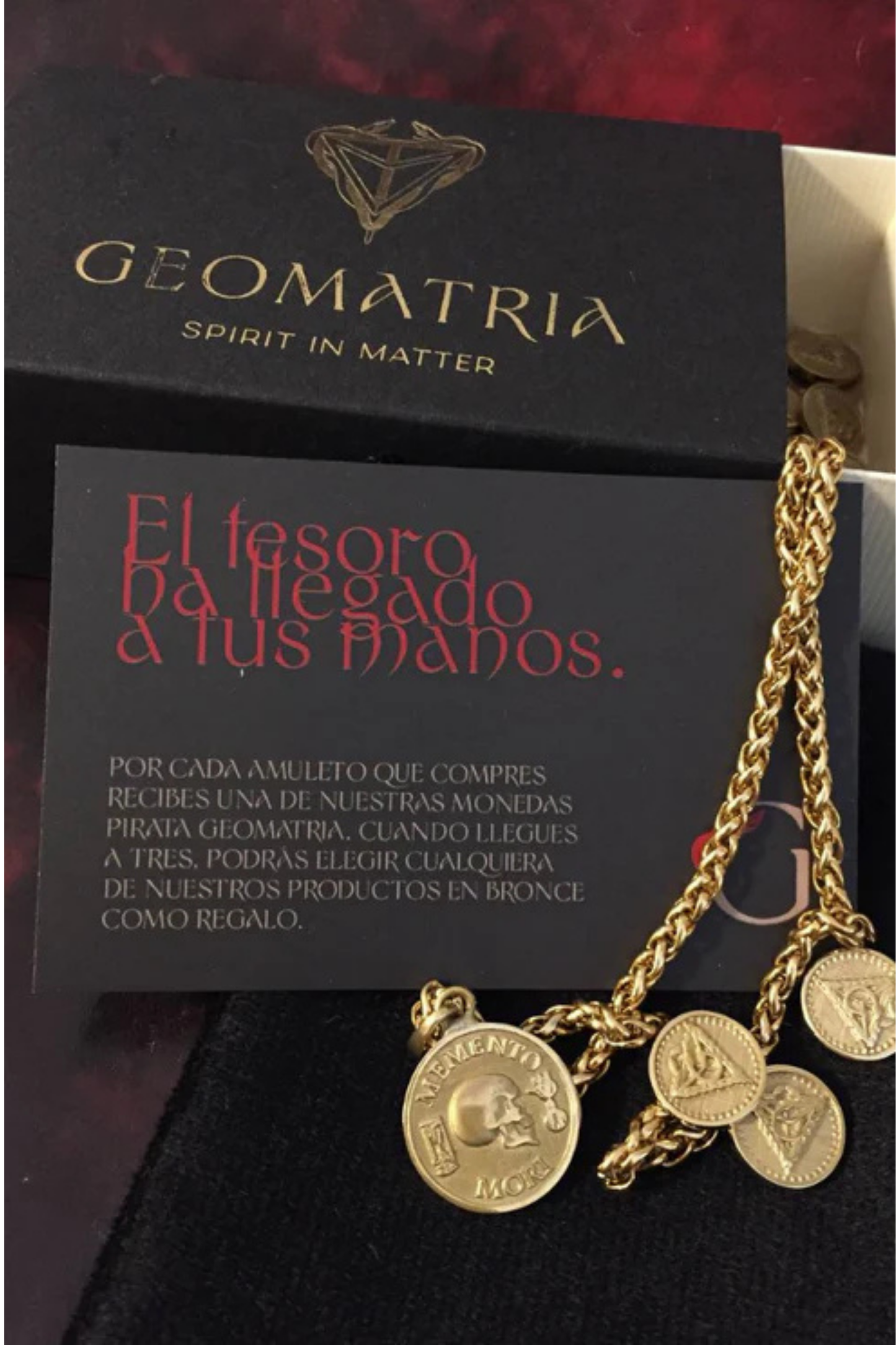 Collar con colgante pequeño Memento Mori: joyería estoica hecha a mano en plata de ley, bronce, cobre y baño de oro de 24 quilates.