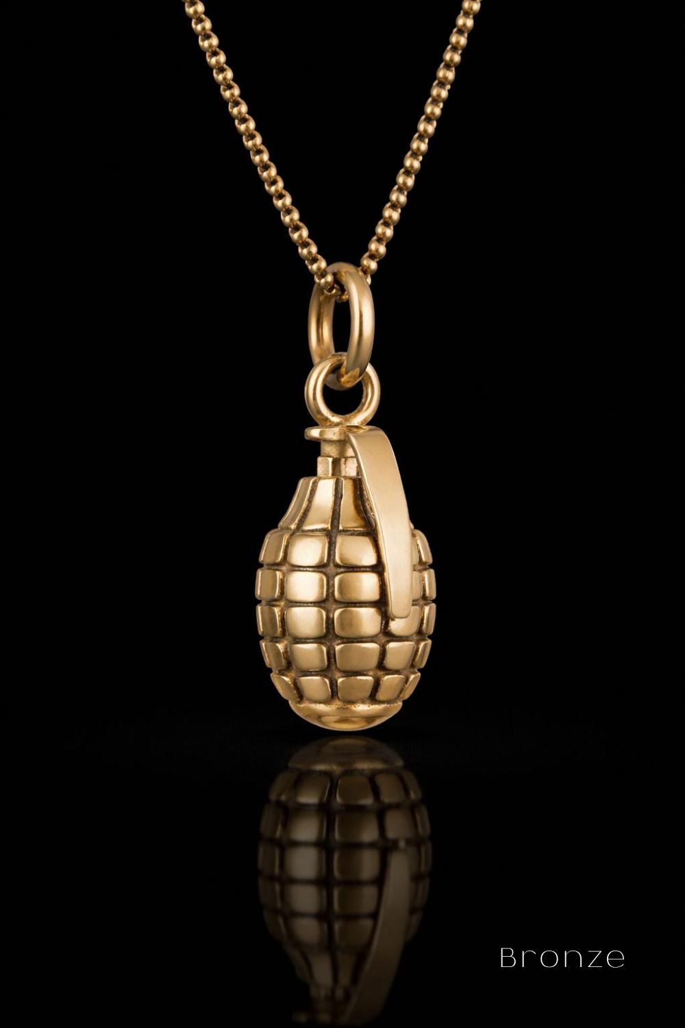 Collar de granada – Acabado en bronce y baño de plata | Edición limitada