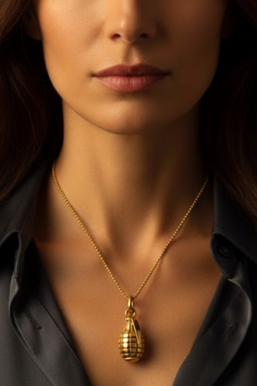 Collar de granada – Acabado en bronce y baño de plata | Edición limitada