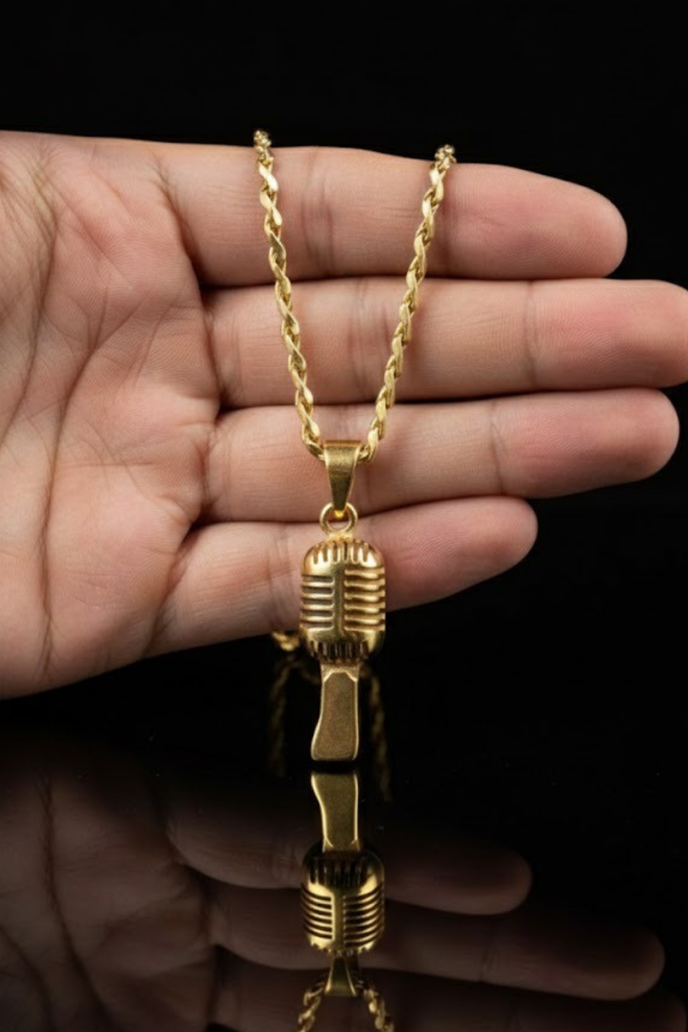 Microphone necklace